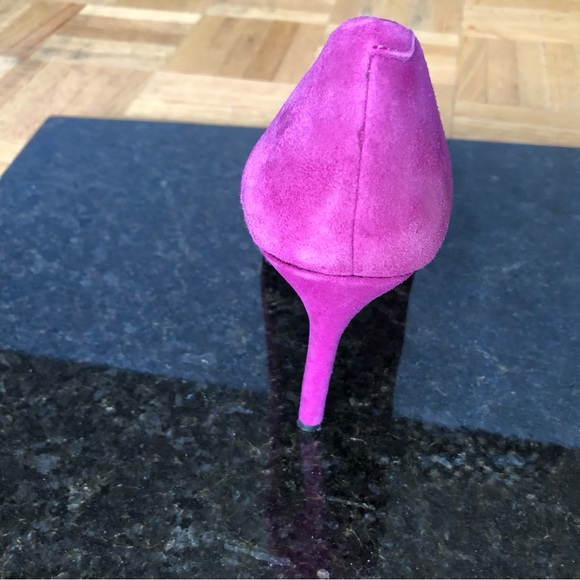 Charles by Charles David Fuchsia microsuede stiletto - Picture 4 of 5